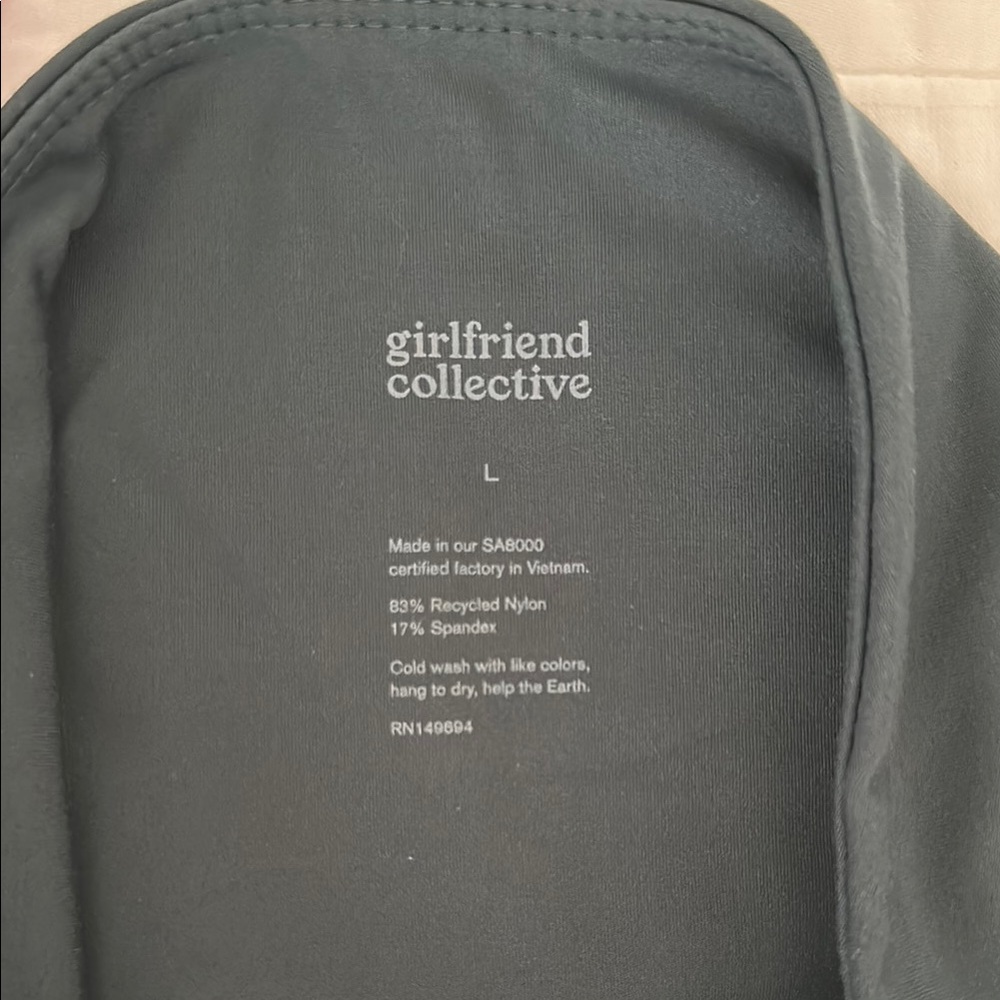 Girlfriend Collective high Rise maternity leggings - Picture 2 of 3